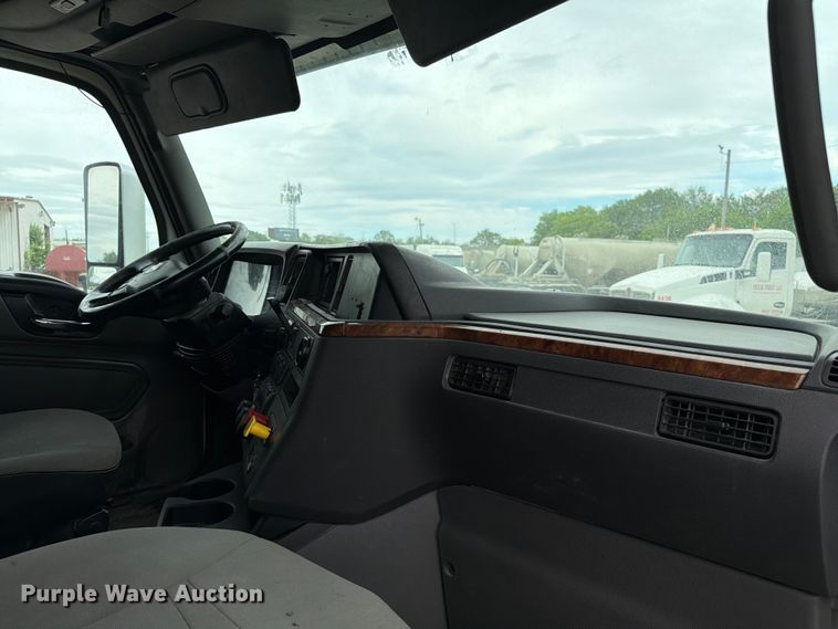 image for item FC3046 2020 International LT625 semi truck