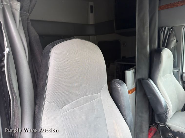 image for item FC3046 2020 International LT625 semi truck