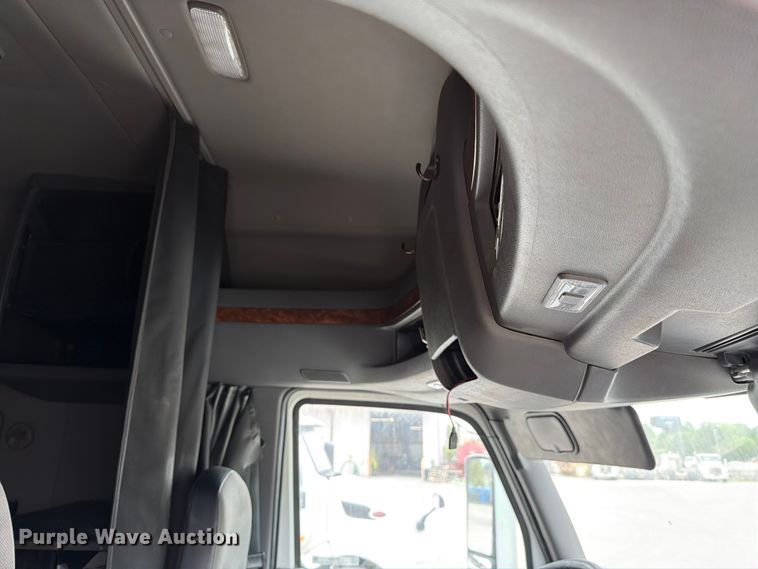 image for item FC3046 2020 International LT625 semi truck