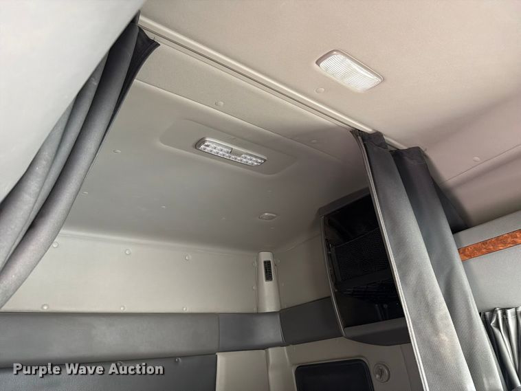 image for item FC3046 2020 International LT625 semi truck