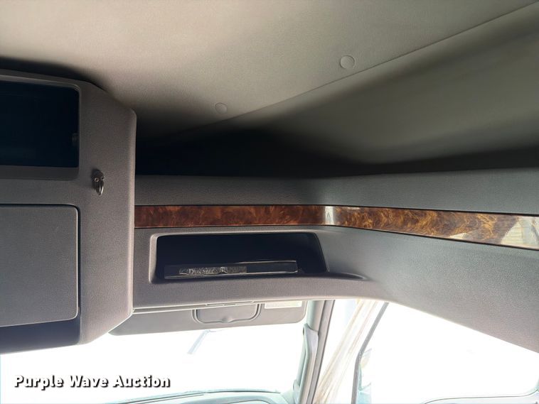 image for item FC3046 2020 International LT625 semi truck