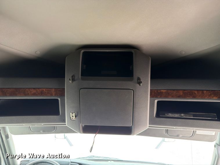 image for item FC3046 2020 International LT625 semi truck