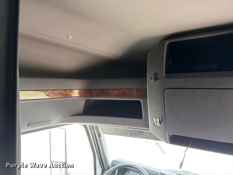 image for item FC3046 2020 International LT625 semi truck