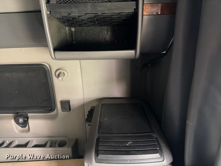 image for item FC3046 2020 International LT625 semi truck