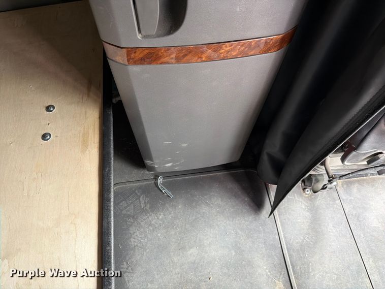 image for item FC3046 2020 International LT625 semi truck