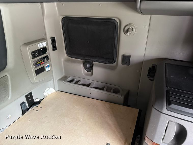 image for item FC3046 2020 International LT625 semi truck