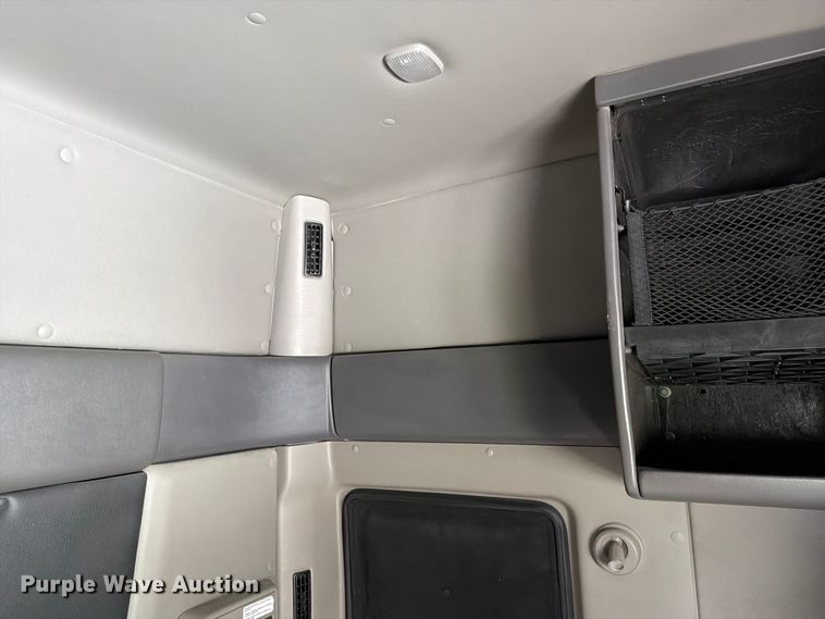 image for item FC3046 2020 International LT625 semi truck