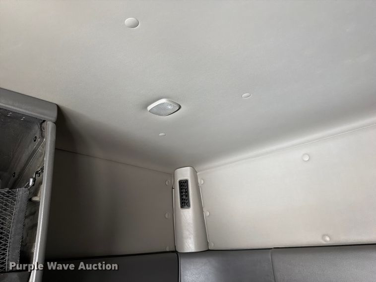 image for item FC3046 2020 International LT625 semi truck