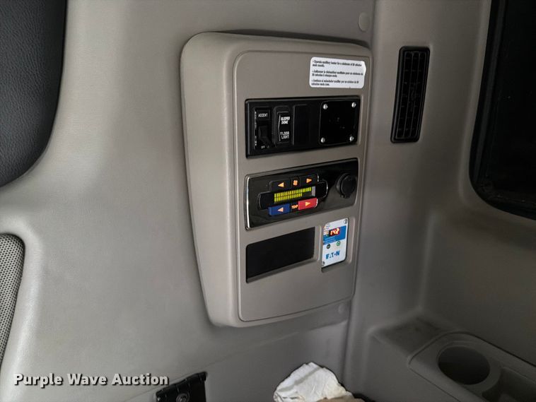 image for item FC3046 2020 International LT625 semi truck