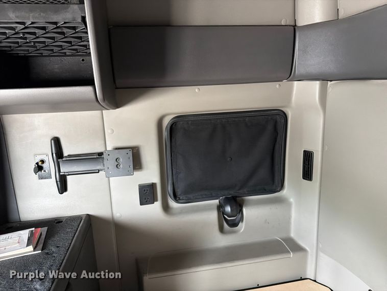 image for item FC3046 2020 International LT625 semi truck