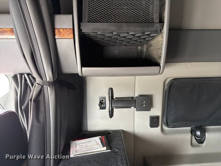 image for item FC3046 2020 International LT625 semi truck