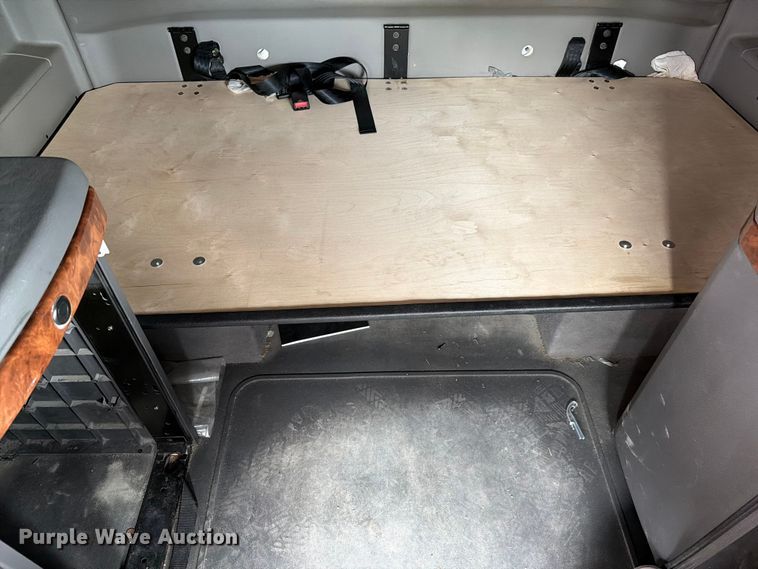 image for item FC3046 2020 International LT625 semi truck