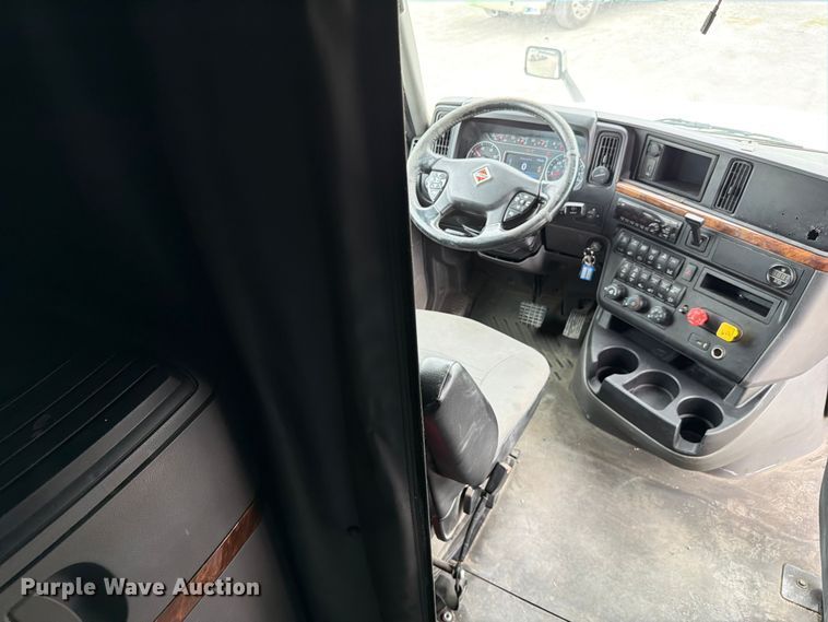 image for item FC3046 2020 International LT625 semi truck