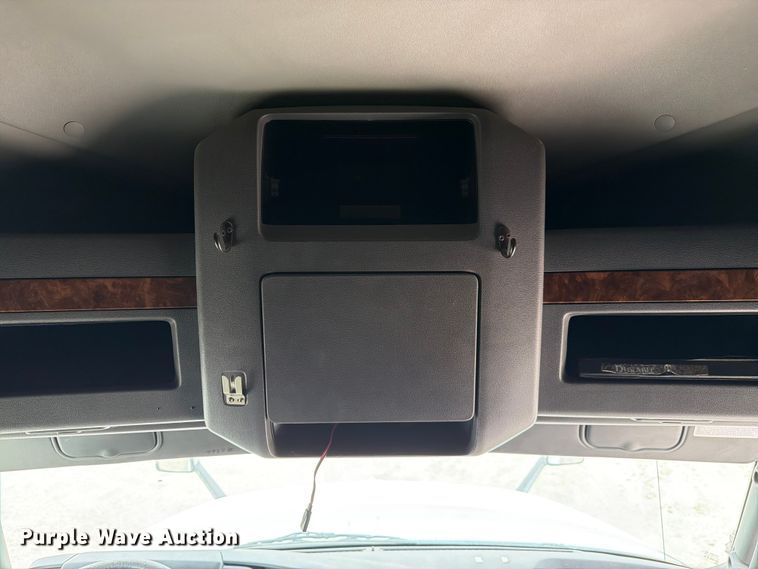 image for item FC3046 2020 International LT625 semi truck