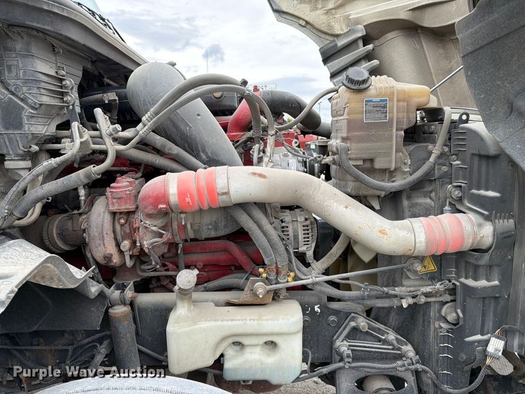 image for item FC3046 2020 International LT625 semi truck