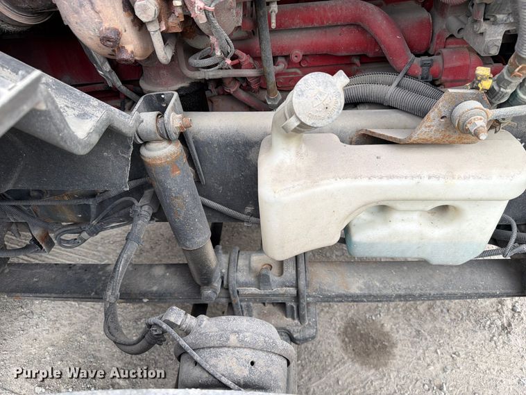 image for item FC3046 2020 International LT625 semi truck