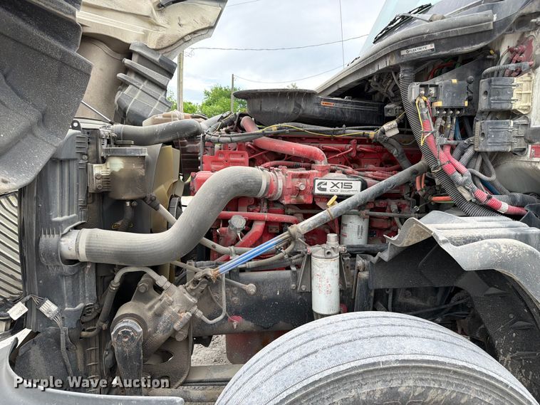 image for item FC3046 2020 International LT625 semi truck