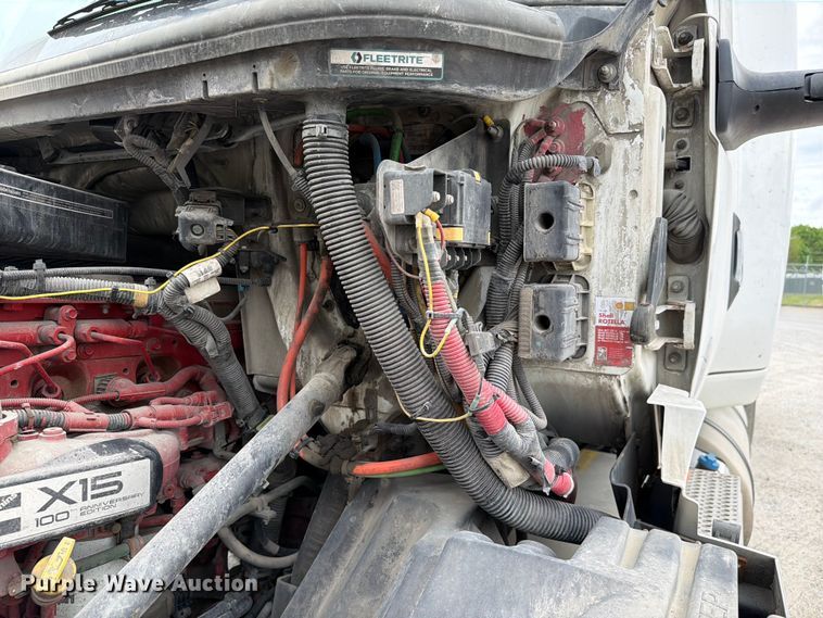 image for item FC3046 2020 International LT625 semi truck