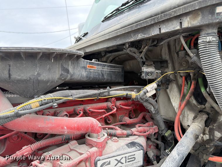 image for item FC3046 2020 International LT625 semi truck