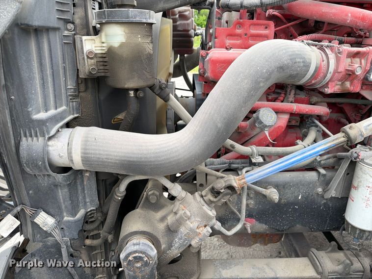 image for item FC3046 2020 International LT625 semi truck