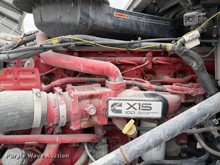 image for item FC3046 2020 International LT625 semi truck