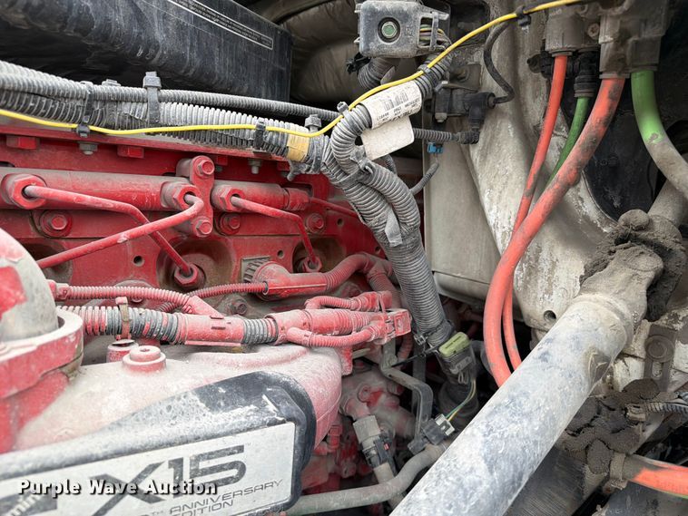 image for item FC3046 2020 International LT625 semi truck