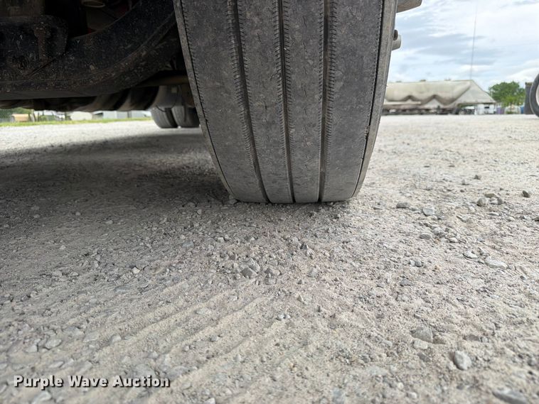 image for item FC3046 2020 International LT625 semi truck