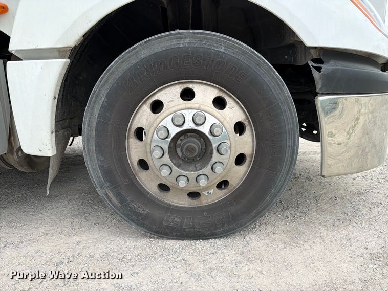 image for item FC3046 2020 International LT625 semi truck