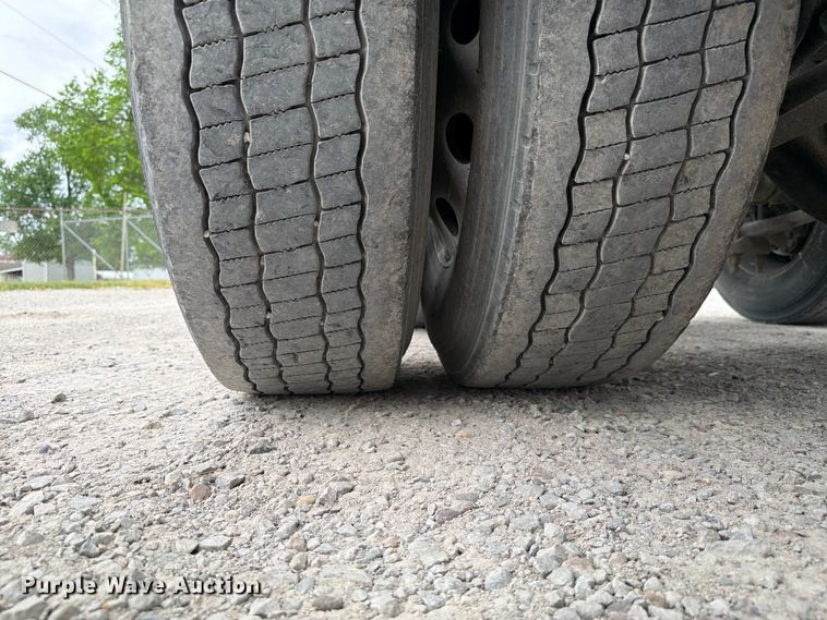 image for item FC3046 2020 International LT625 semi truck