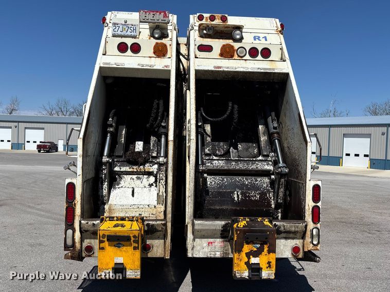 image for item FC4546 2007 International SF625 refuse truck