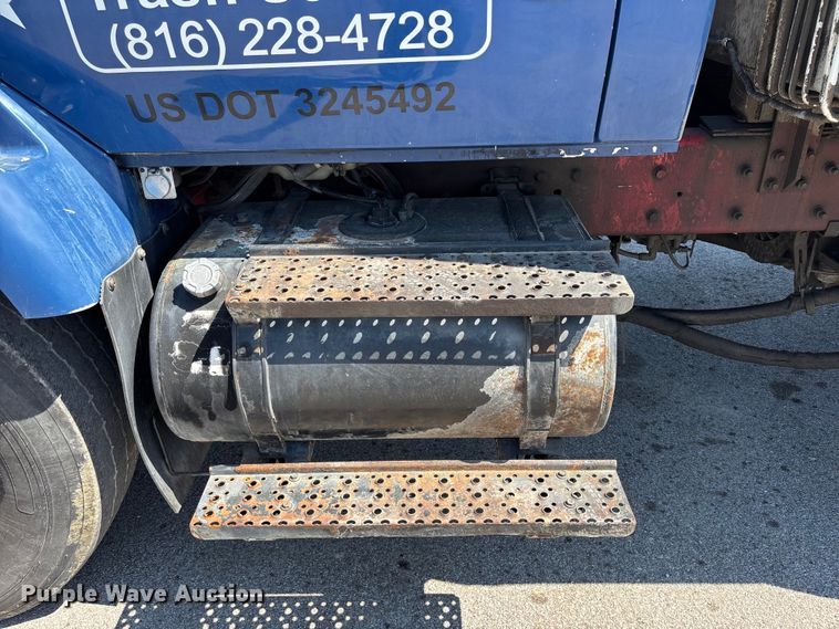 image for item FC4546 2007 International SF625 refuse truck