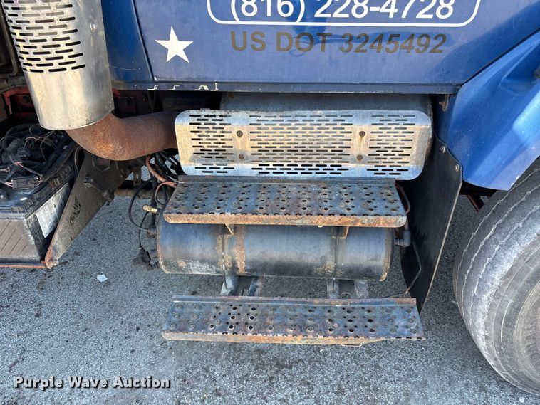 image for item FC4546 2007 International SF625 refuse truck
