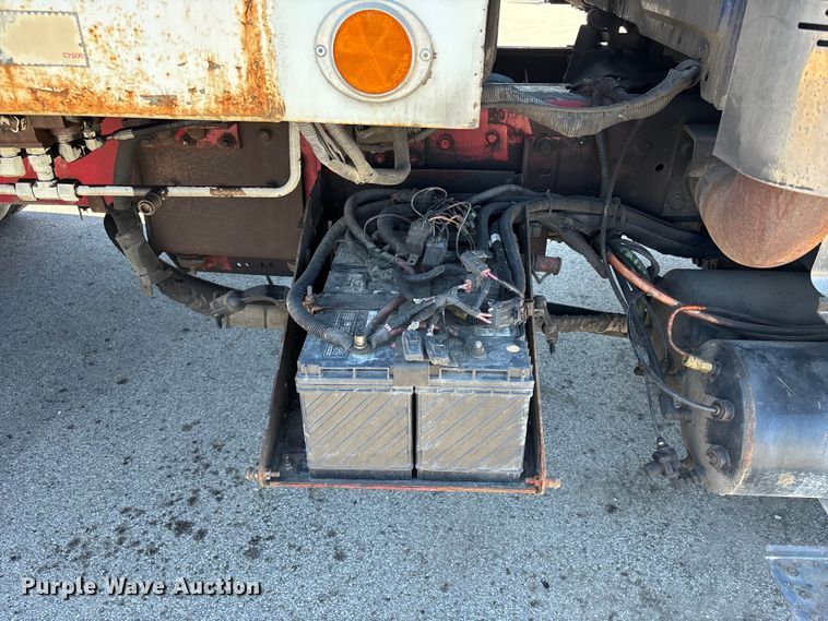 image for item FC4546 2007 International SF625 refuse truck