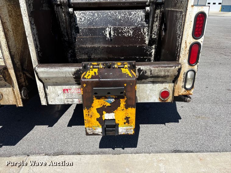 image for item FC4546 2007 International SF625 refuse truck