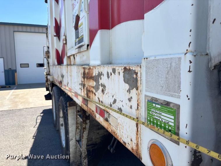 image for item FC4546 2007 International SF625 refuse truck