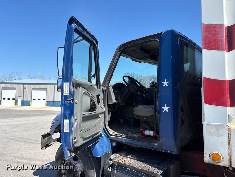 image for item FC4546 2007 International SF625 refuse truck