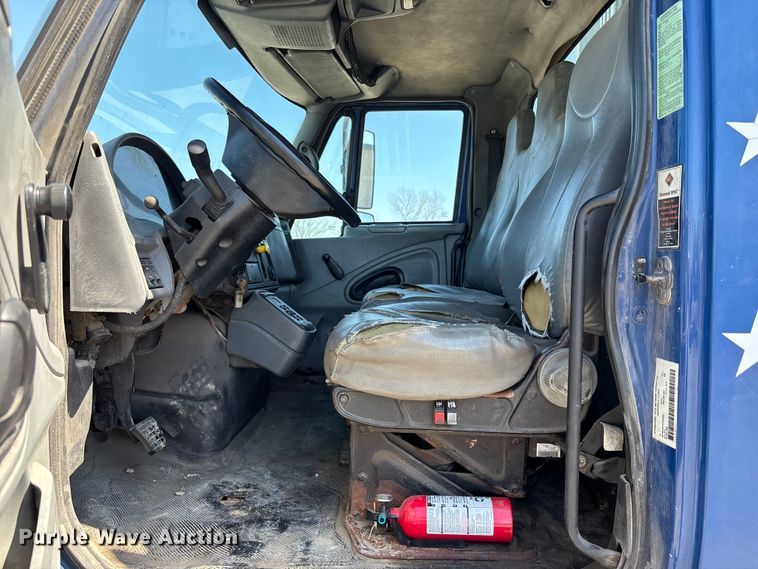 image for item FC4546 2007 International SF625 refuse truck