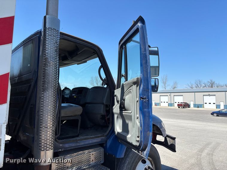 image for item FC4546 2007 International SF625 refuse truck
