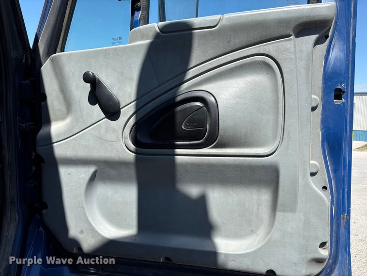 image for item FC4546 2007 International SF625 refuse truck