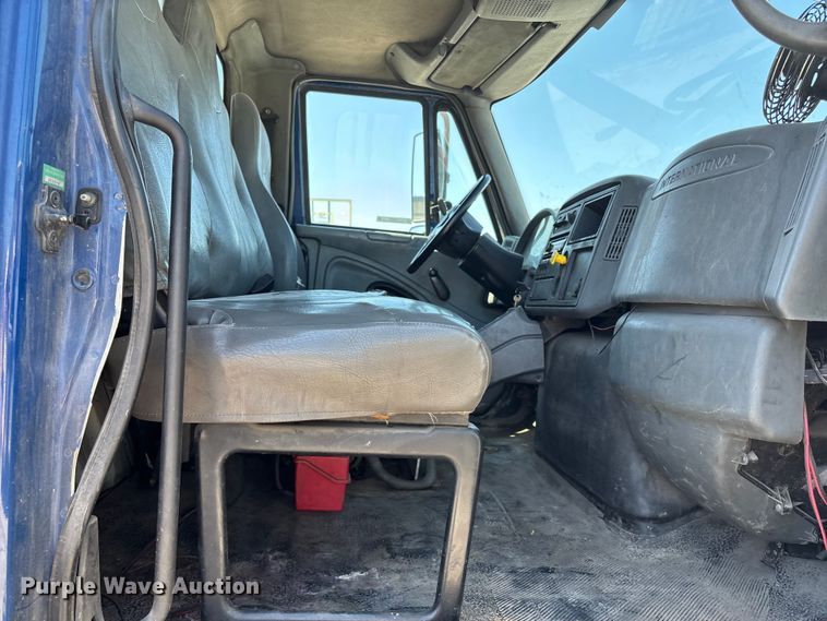 image for item FC4546 2007 International SF625 refuse truck