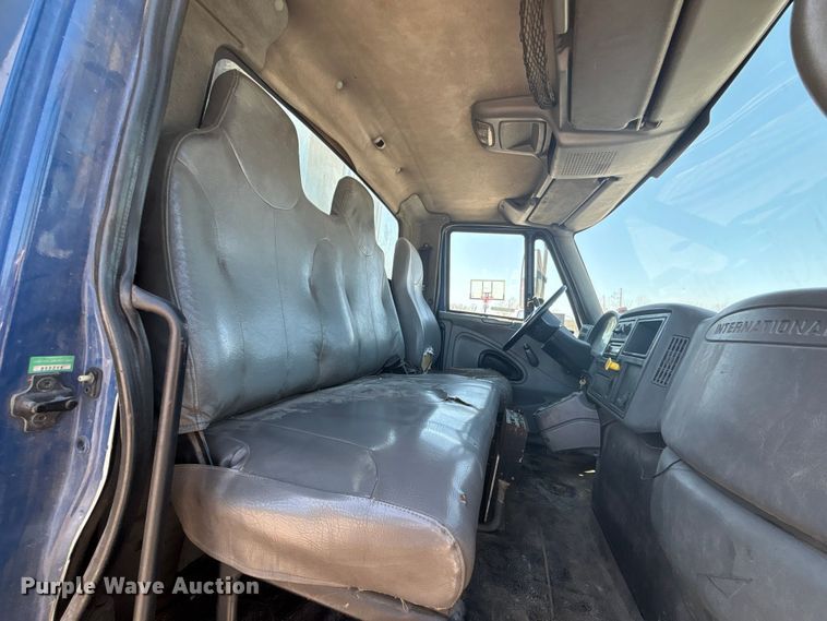 image for item FC4546 2007 International SF625 refuse truck