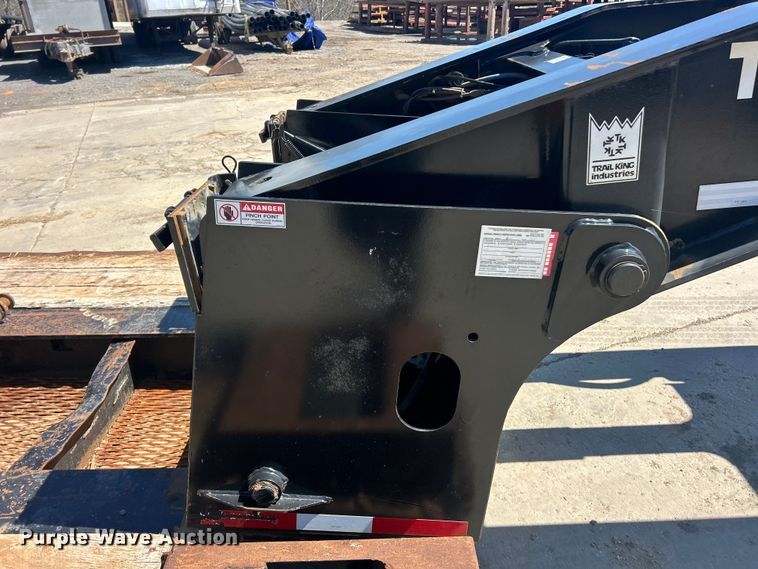 image for item FC5357 2006 Trail King  TK110HDG-533 lowboy equipment trailer