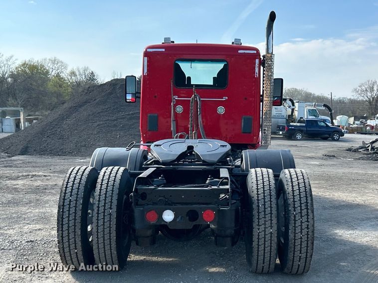 image for item FC5375 2018 Kenworth T880 semi truck