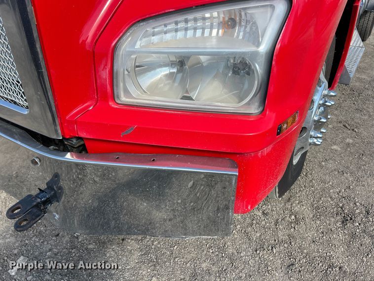 image for item FC5375 2018 Kenworth T880 semi truck