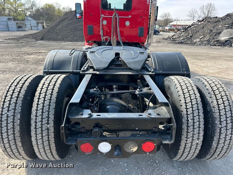 image for item FC5375 2018 Kenworth T880 semi truck