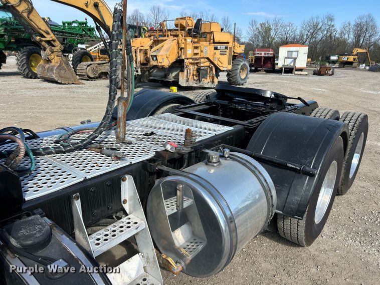 image for item FC5375 2018 Kenworth T880 semi truck