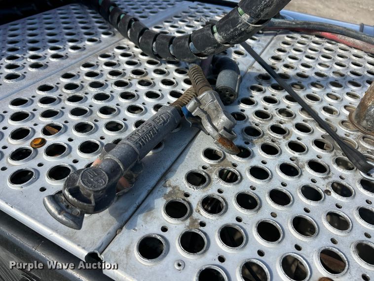 image for item FC5375 2018 Kenworth T880 semi truck