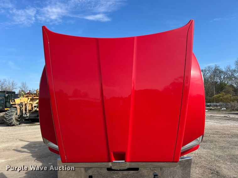 image for item FC5375 2018 Kenworth T880 semi truck