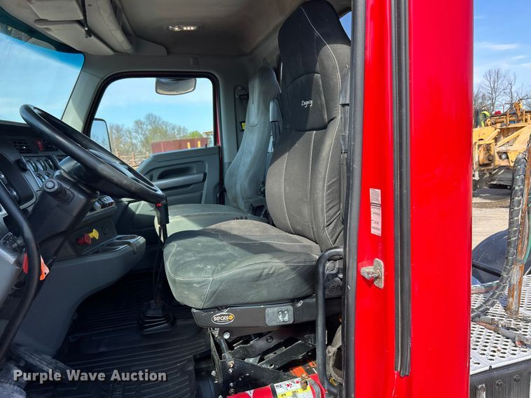 image for item FC5375 2018 Kenworth T880 semi truck