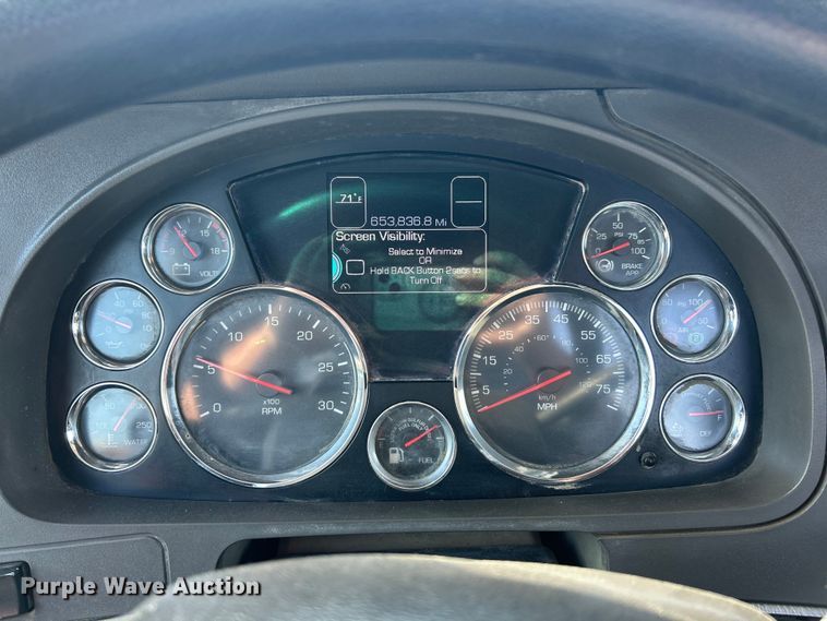 image for item FC5375 2018 Kenworth T880 semi truck